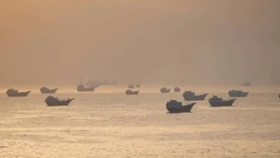 شركات شحن تدعو لقواعد واضحة قبل استئناف الملاحة في مضيق هرمز