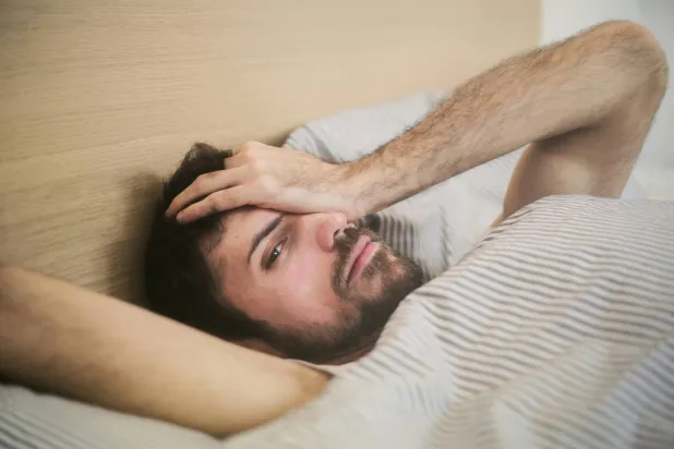 ماذا يحدث لجسمك عند النوم أقل من 6 ساعات؟