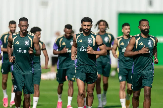 «مونديال 2026»: دونيس يمنح بدلاء الأخضر فرصتهم في ودية بورتوريكو