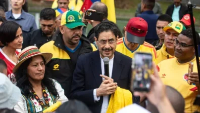 الاتحاد الكولومبي لكرة القدم يندد بالهجمات على المنتخب في خضم الحملة الرئاسية