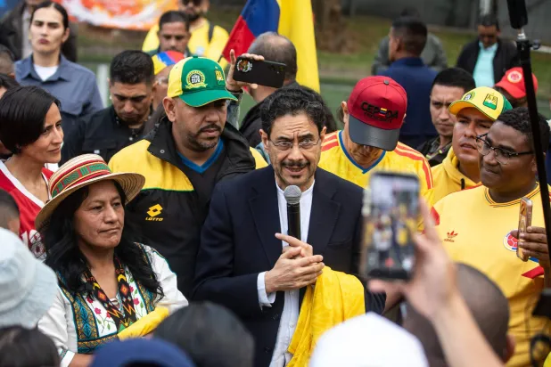 الاتحاد الكولومبي لكرة القدم يندد بالهجمات على المنتخب في خضم الحملة الرئاسية