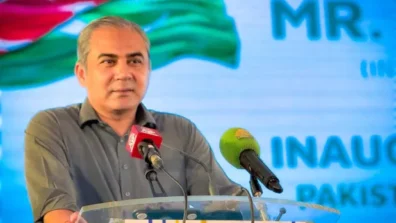 وزير الداخلية الباكستاني يتجه إلى إيران لإجراء محادثات