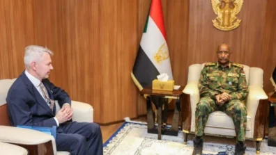 البرهان يبحث مع مبعوث الأمم المتحدة جهود إنهاء الحرب في السودان