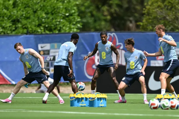 إطلاق نار قرب مقر إقامة منتخب إنجلترا يثير القلق قبل انطلاق المونديال