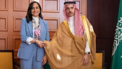 وزير الخارجية السعودي ونظيرته الكندية يناقشان تطورات المنطقة