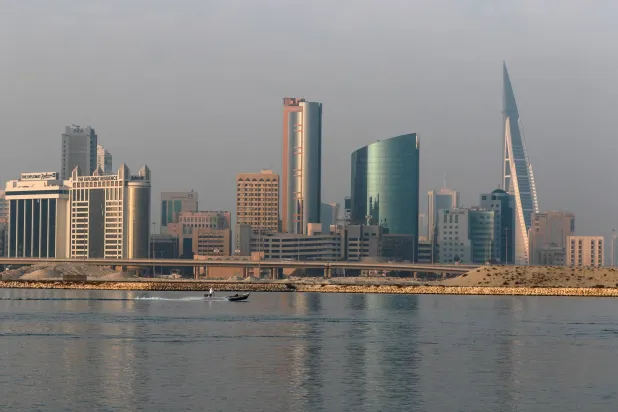 إطلاق صفارات الإنذار في البحرين إثر هجوم إيراني