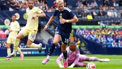 حارس مرمى كوراساو متحمس لمواجهة أسطورة ألمانيا مانويل نوير