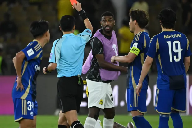 الآسيوي يوقف شراحيلي الاتحاد 10 مباريات