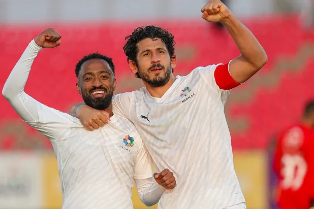 الخليج والتعاون يتنافسان على «عبده»