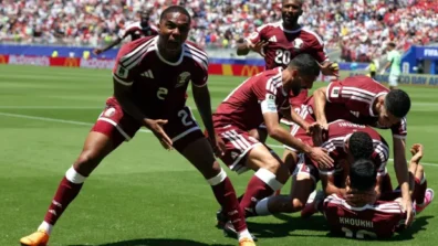 مونديال 2026: قطر تُعقّد حسابات مجموعتها بنقطتها التاريخية