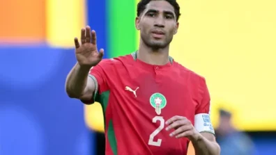 حكيمي يعادل رقم أومام بيك وجيان التاريخي في كأس العالم