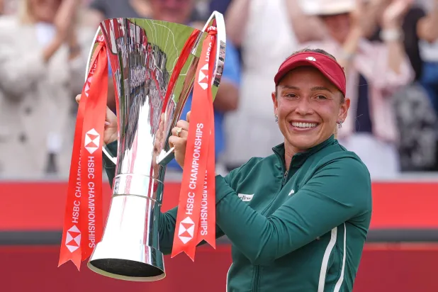 «دورة كوينز»: فيكيتش تقهر رادوكانو وتحرز اللقب