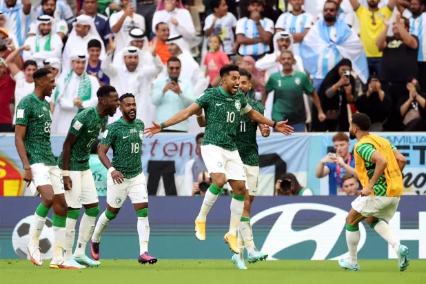 موقع «فيفا»: هل تتجنب أوروغواي مصير الأرجنتين أمام السعودية؟