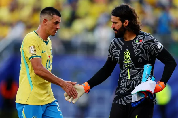 الإعلام البرازيلي يصوب سهام النقد نحو إيبانيز وأنشيلوتي