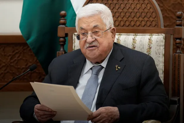 تمثيل أكبر للمرأة والشباب… عباس يعدل قانون الانتخابات الفلسطينية