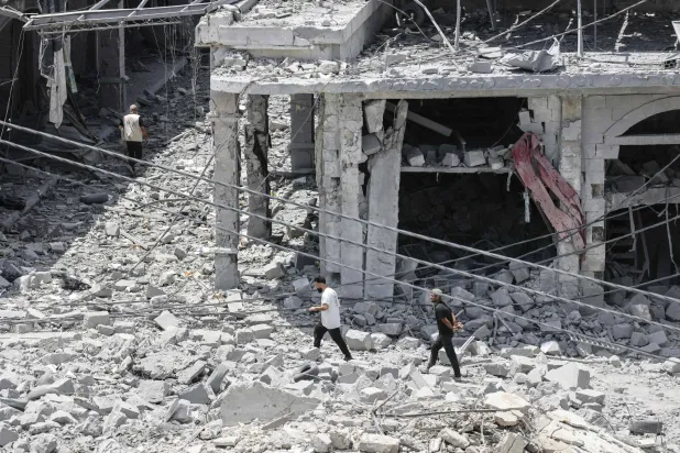 في مدينة النبطية… لبنانيون يتحسرون على منازلهم وأرزاقهم