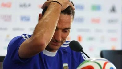 مدرب الأرجنتين يثير الشكوك حول جاهزية مارتينيز للجزائر