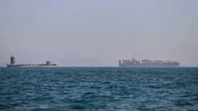 3 ناقلات عملاقة ترفع علم السعودية تعبر مضيق هرمز عقب اتفاق واشنطن وطهران