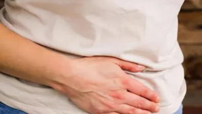 6 عادات شائعة قد تدمر صحة الأمعاء