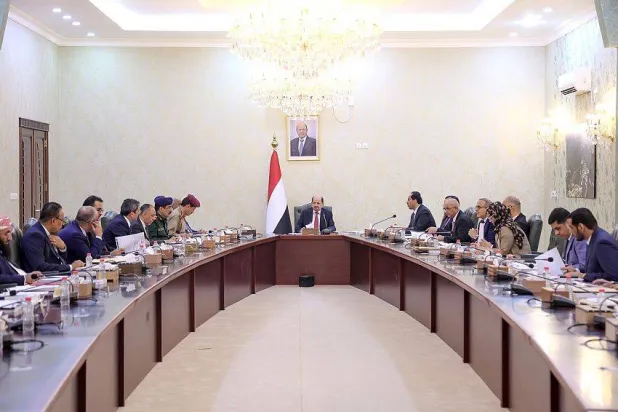 الحكومة اليمنية تراهن على المعالجات المالية والخدمية