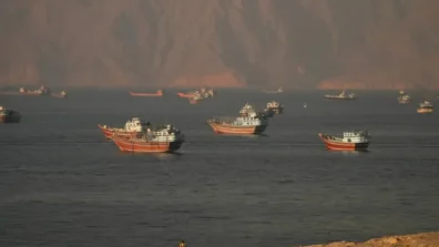 فانس: لا دليل على إغلاق إيران مضيق هرمز