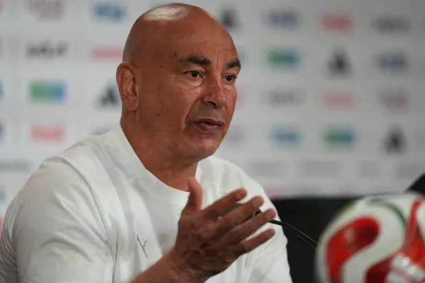 حسام حسن: أزمة «صلاح» مجرد شائعات… إنه القائد