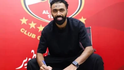 الأهلي المصري يعلن تجديد عقد لاعبه حسين الشحات