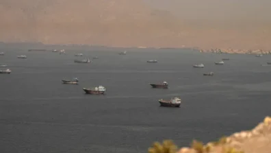 ناقلات الغاز القطرية تعبر «هرمز» رغم تباطؤ حركة الشحن بعد الاضطرابات الأمنية