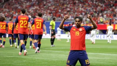 دونيس بين رهان الواقعية وضغط يامال… كيف سقط المنتخب السعودي أمام إسبانيا؟