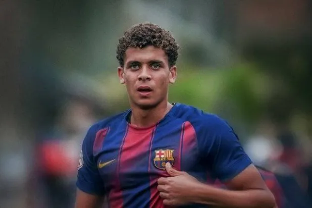 برشلونة يضم المهاجم المصري عبد الكريم نهائياً حتى 2029