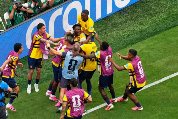 الإكوادور تصعق ألمانيا… وتلحق بها إلى دور الـ32