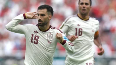 إسبانيا تحبط الأوروغواي… وتتأهل متصدرة