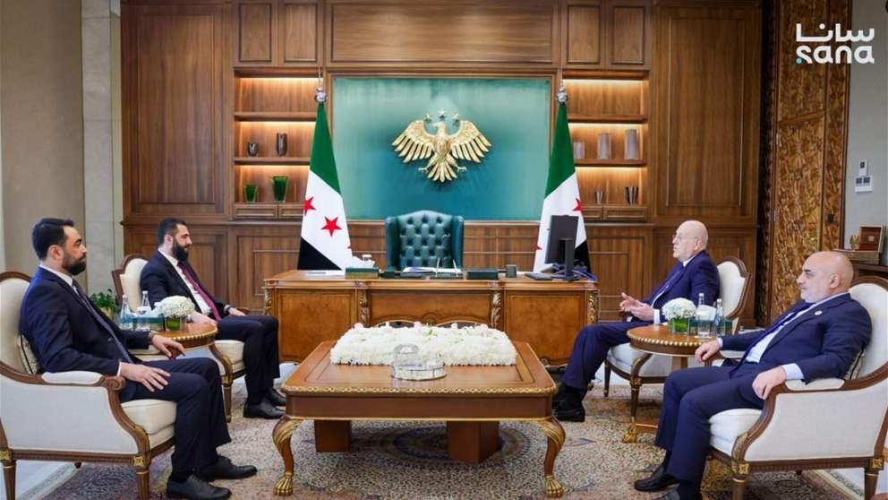 الرئيس السوري أحمد الشرع استقبل رئيس مجلس الوزراء اللبناني السابق نجيب ميقاتي في قصر الشعب بدمشق (📷 صورة)