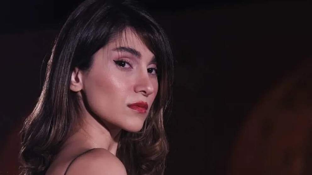 74 جلدة ومنع من الغناء.. حكم قاسٍ بحق الفنانة الإيرانية باراستو أحمدي