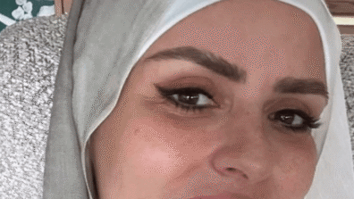 مها الصغير تظهر بالحجاب للمرة الأولى في عيد ميلادها