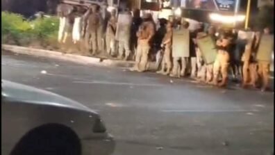 الجيش يفرق تجمعات الدراجات على طريق المطار (فيديو)