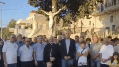 وقفة اعتراضية سلمية لأهالي عين إبل رفضًا لمنع القافلة المدنية من الوصول إلى عين ابل و دبل ورميش وعرقلة نقل المرضى إلى المستشفيات