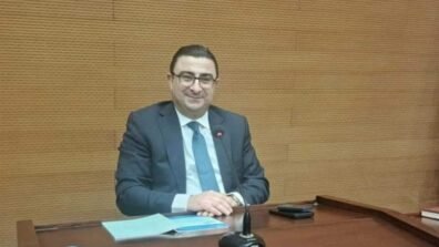 القاضي الحاج بحث والسفير الفرنسي في تعزيز التعاون القضائي والأمني وتفعيل آليات الإنتربول