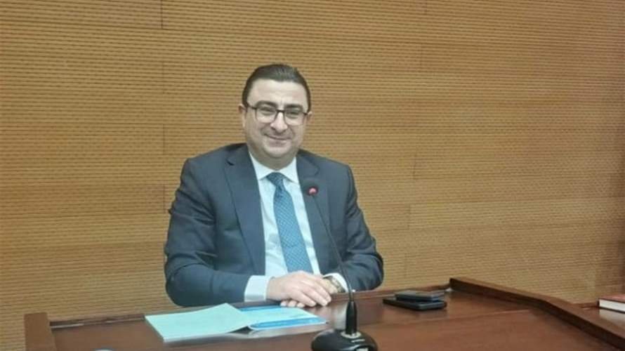 القاضي الحاج بحث والسفير الفرنسي في تعزيز التعاون القضائي والأمني وتفعيل آليات الإنتربول