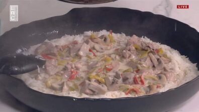 سلطة السبانخ والفيتا والدجاج مع الكريمة… طريقة سهلة وسريعة التحضير (فيديو)