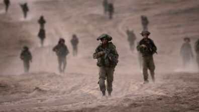 مصادر فلسطينية: الجيش الإسرائيلي يحتجز جثماني فتيين قتلهما في الضفة الغربية