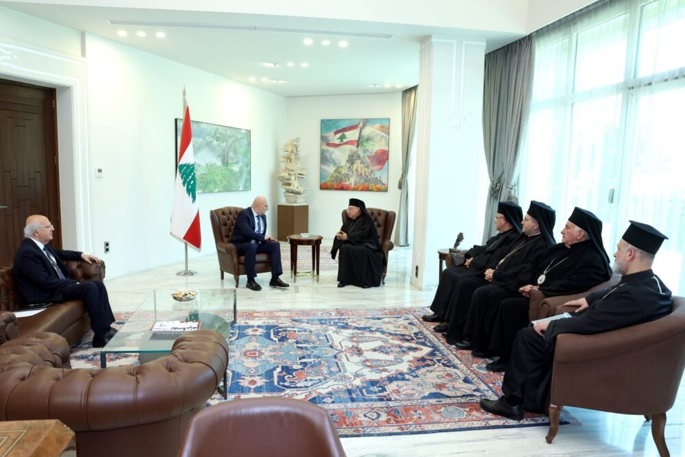 عون والعبسي: الدولة مرجع الجميع والحل لا يصنعه غالب ومغلوب
