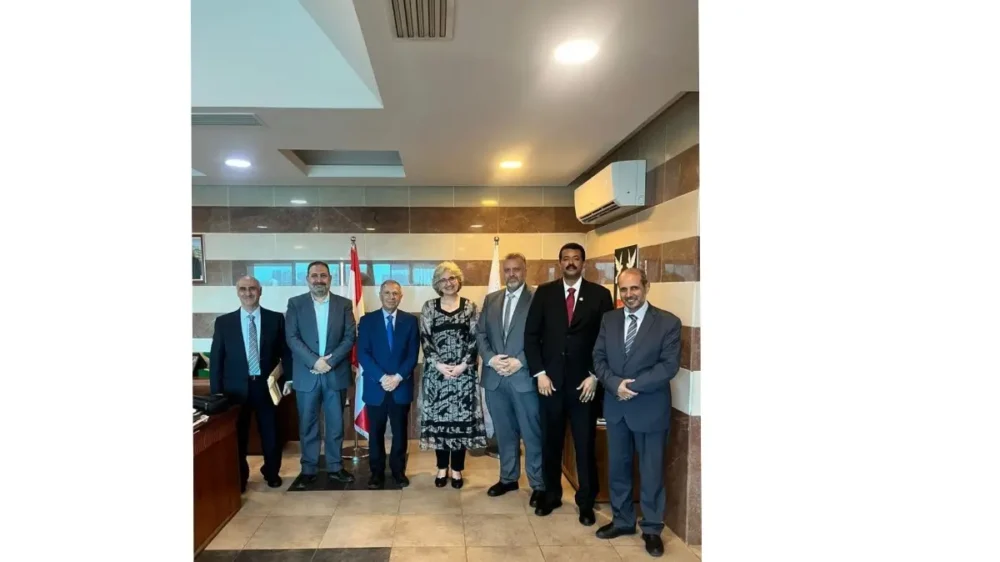 كرامي: بحث تطوير التعليم مع جمعية المشاريع الخيرية