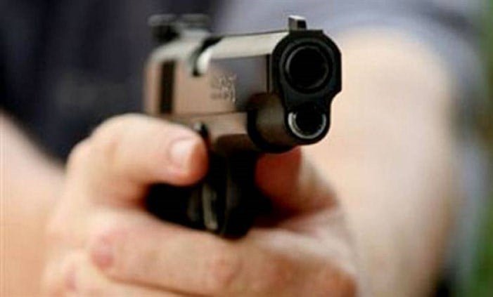 توتر وإطلاق نار في بخعون… وفاة رجل بأزمة قلبية وإصابة شخص بالخطأ