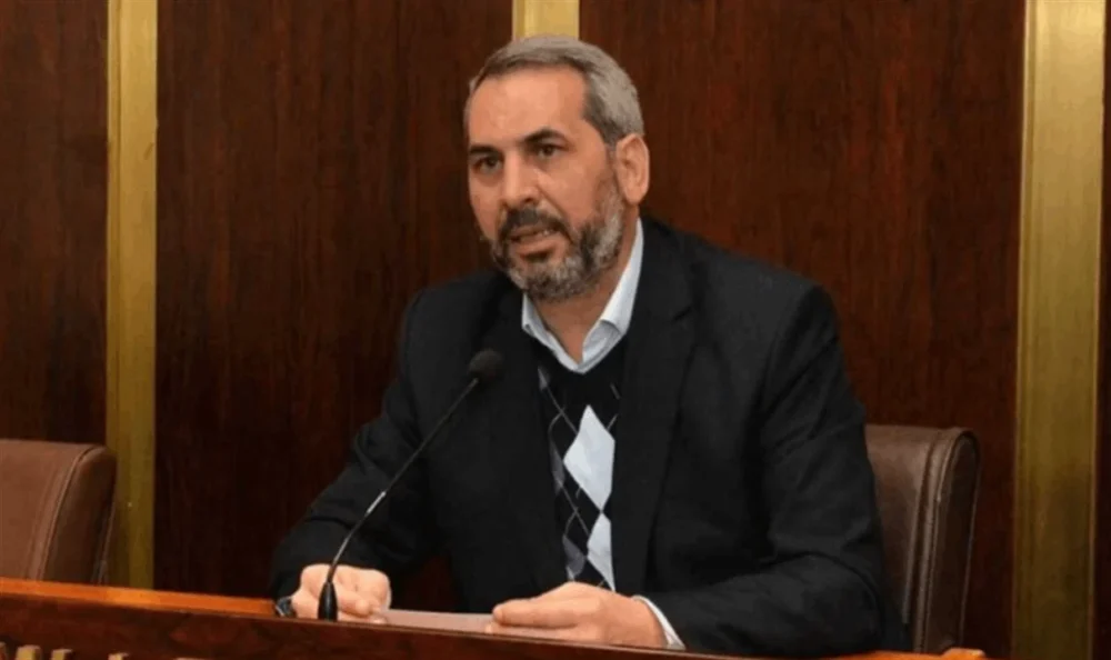 إيهاب حمادة: الإصرار على نزع سلاح المقاومة هو إصرار على نزع نقطة القوة